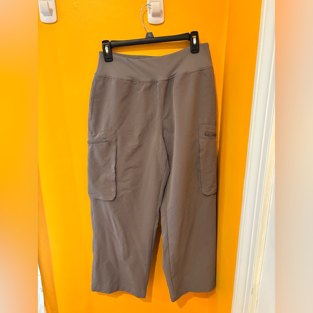 Gray Wide-Leg Cargo Capris